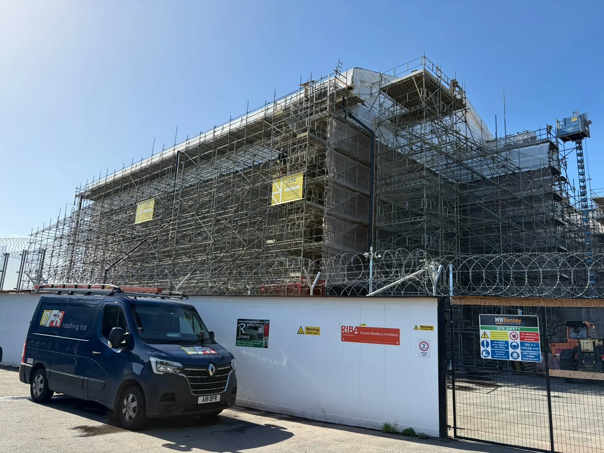 It's all under wraps! 🎁 

Simon was fortunate enough to be invited by The Really Useful Network to see the ongoing stabilisation and restoration work at Oldway Mansion this week. 👀 

There is some great work being carried out by @mwbenney under the