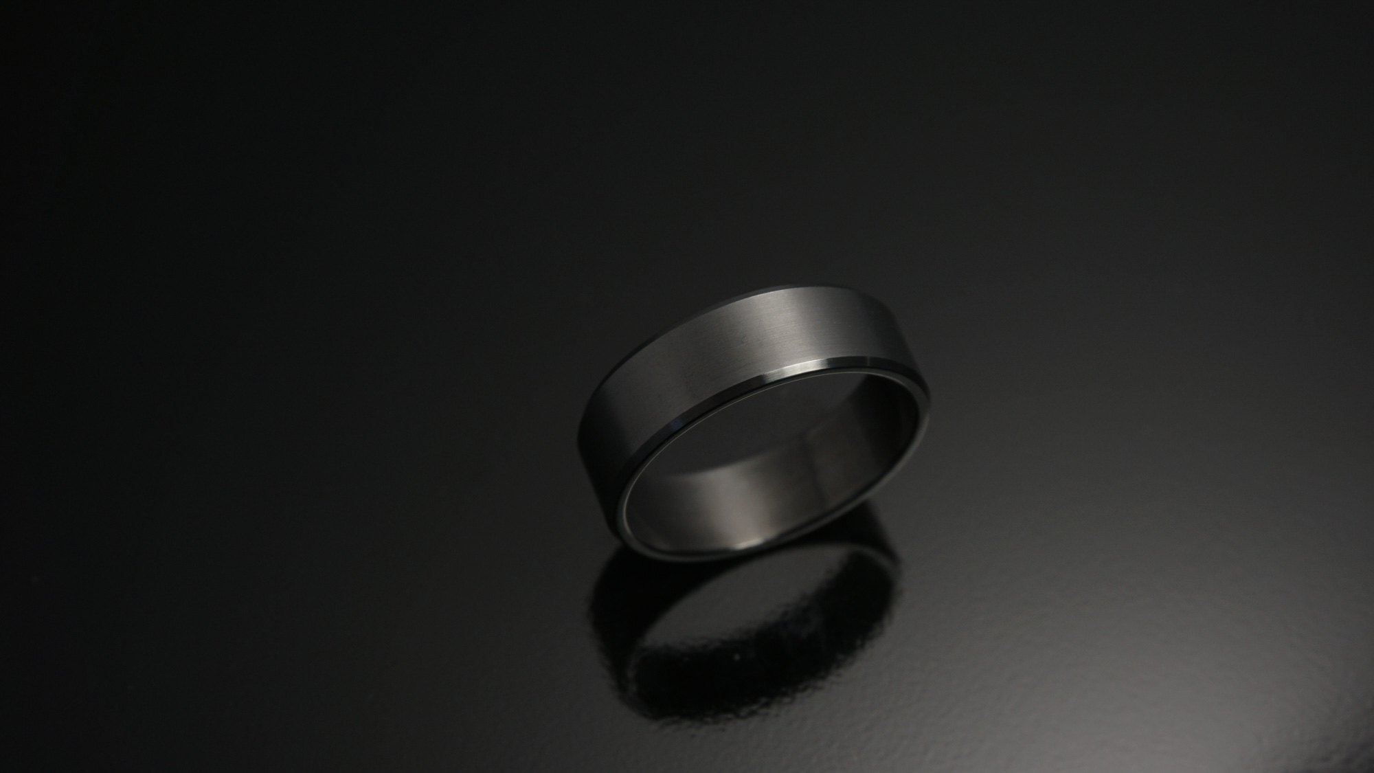 Spectrum - 7mm Bevelled Black Zirconium