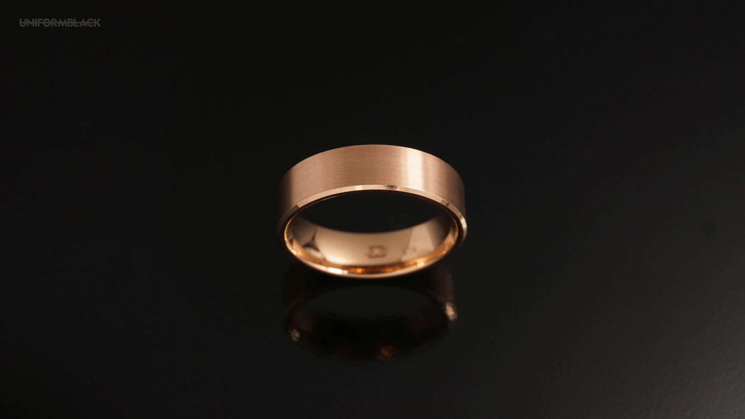 6mm flat bevelled 9 carat rose gold