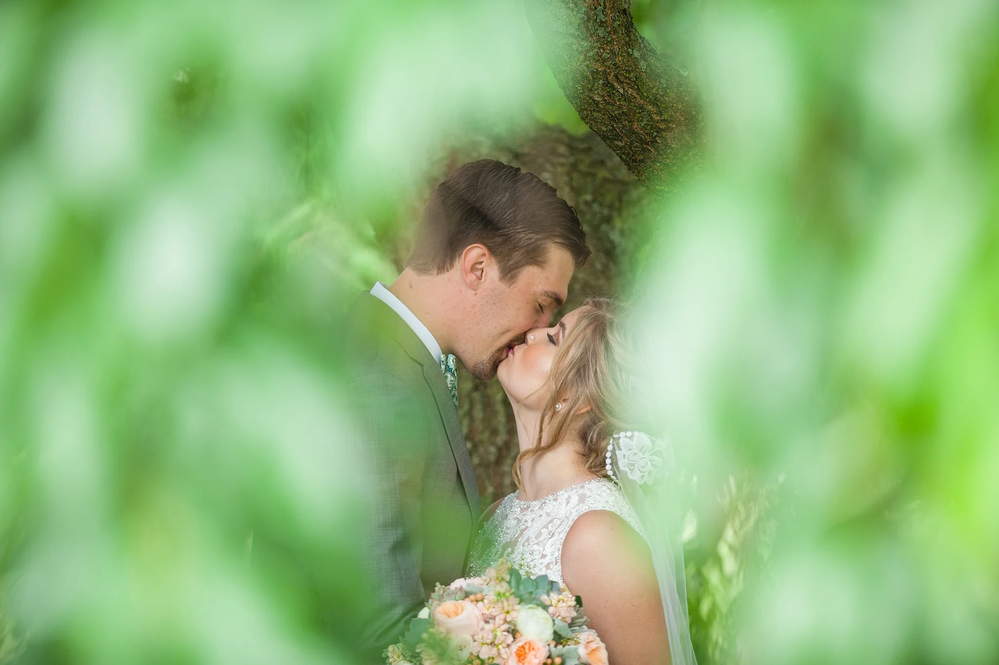 Mandi_Jack_Treehouse_Grand_Rapids_Wedding_0037.jpg