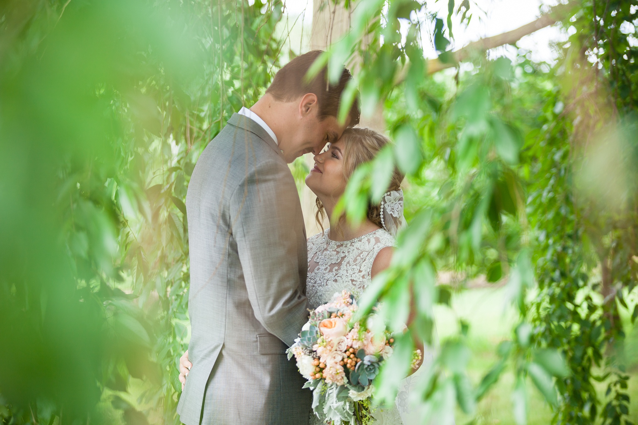 Mandi_Jack_Treehouse_Grand_Rapids_Wedding_0038.jpg