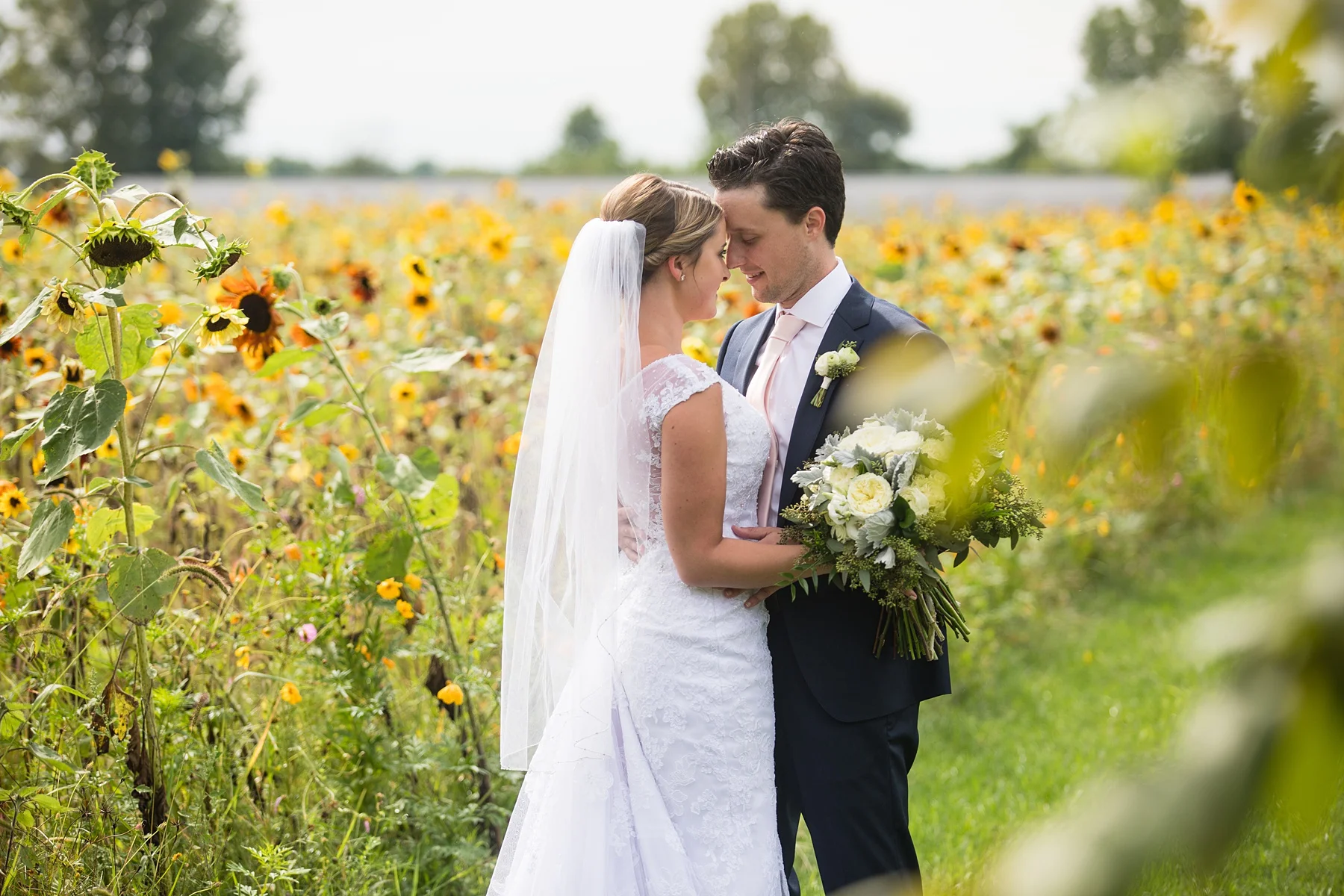 Brandon_Shafer_Photography_Emily_Steve_Bay_Pointe_GunLake_Wedding_0037.jpg