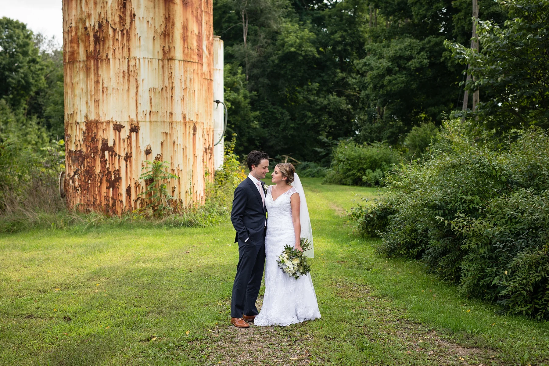 Brandon_Shafer_Photography_Emily_Steve_Bay_Pointe_GunLake_Wedding_0045.jpg