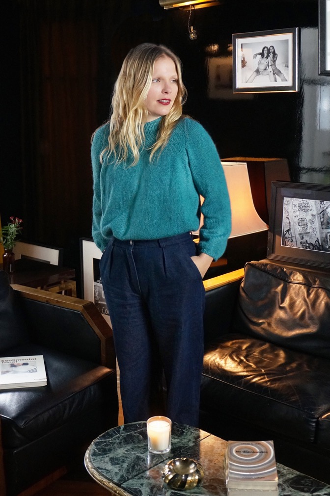 ALICE HAMMER_PULL BLEU_BIS_02.jpeg