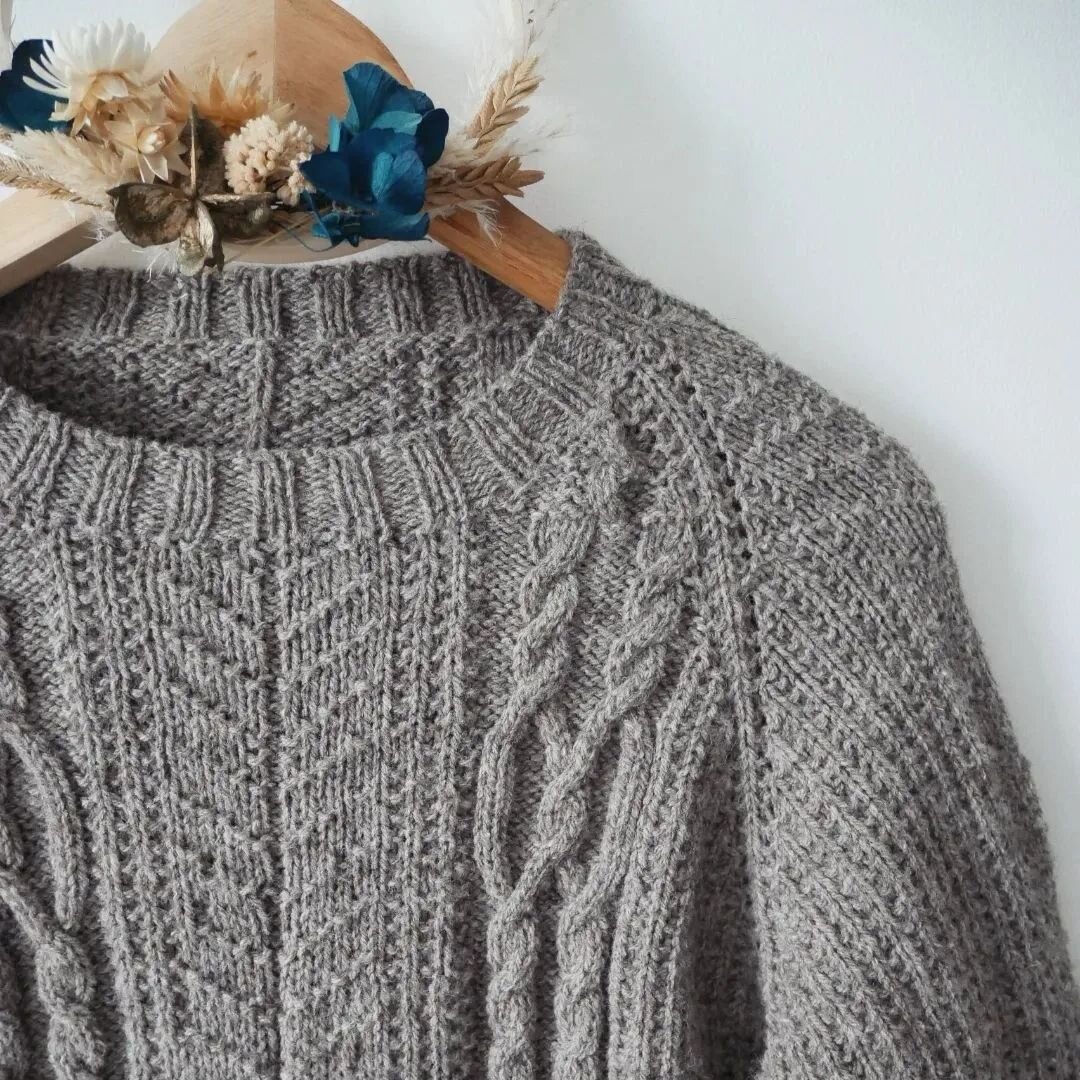 Reposted from @melisme_couture Pull Jacob

Celui qui m'a pris 3 ans... le magnifique pull Jacob.

Patron @tricotalicehammer French tricots @eyrolles_loisirscreatifs @alice_hammer_knitters

Laine m&eacute;rinos gris montagne naturelle @lainespaysannes