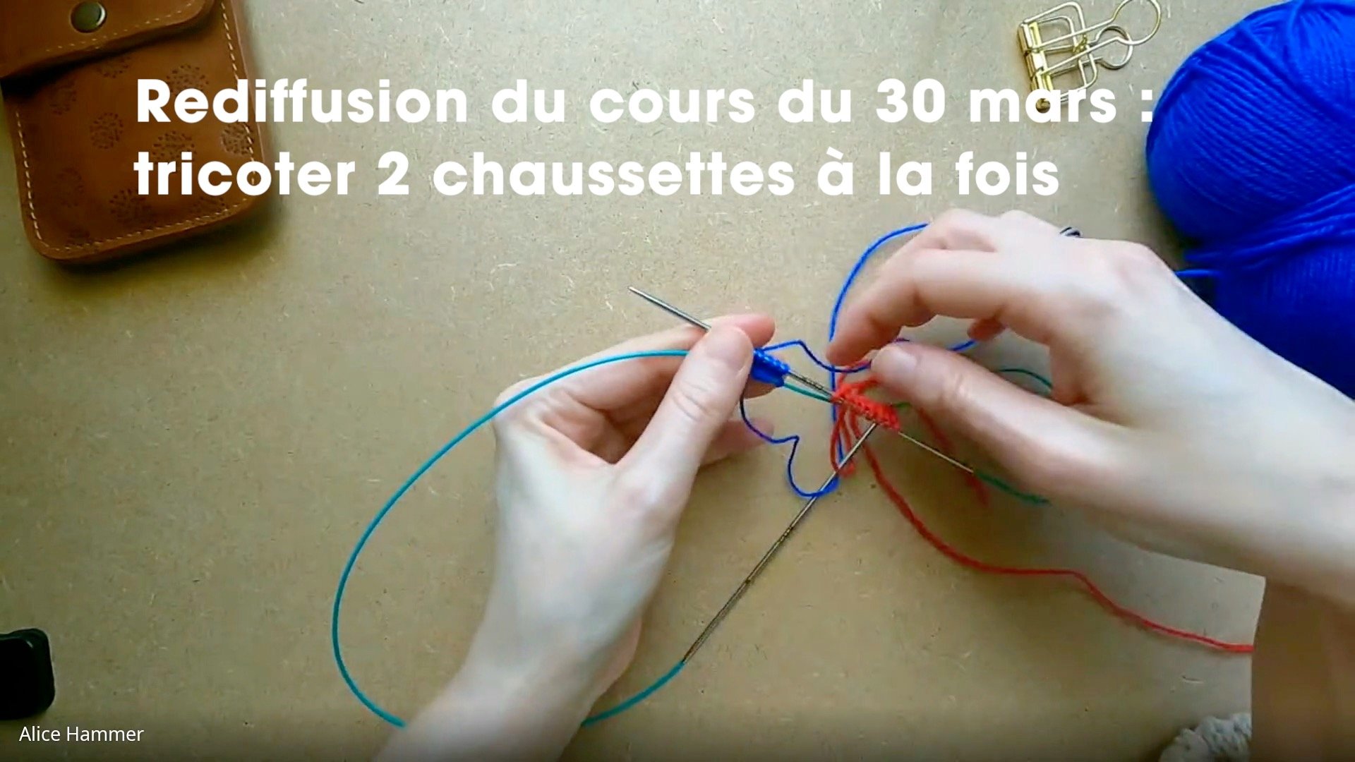 Tricoter deux chaussettes à la fois