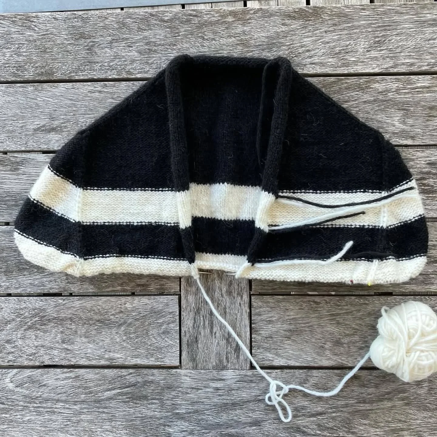 #Repost @peggygrand with @let.repost 
&bull; &bull; &bull; &bull; &bull; &bull;
Tricot de saison Saperlipopette en test pour @tricotalicehammer #vestesaperlipopette en #gepardpuno de @gepardgarn #gepardyarn #alicehammer #alicehammerknitters #instakni