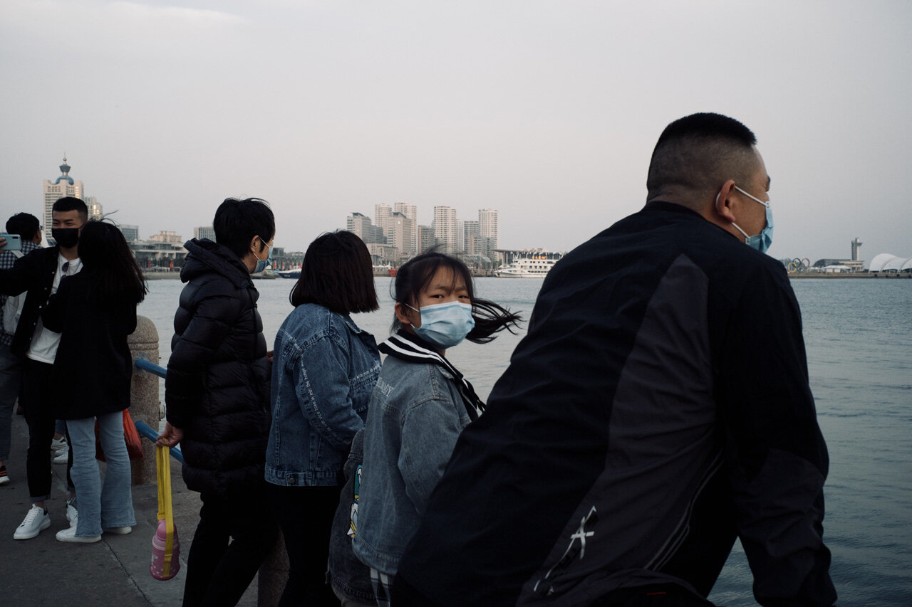  I like the idea and composition that this image shows during a family’s daily gathering. 