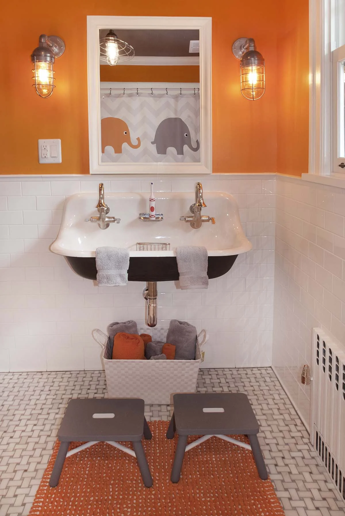 orangebath01.jpg