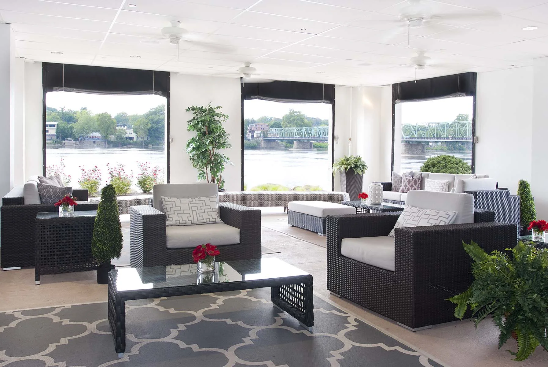Patio1.jpg
