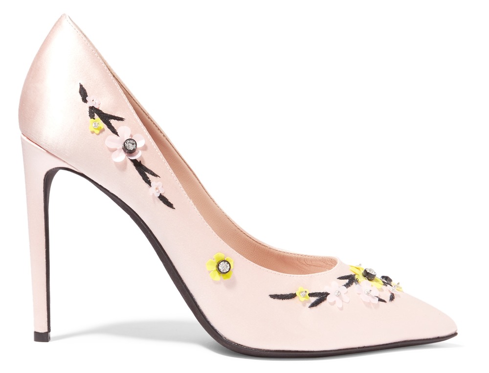 724041_Giambattista Valli_Floral-appliqued satin pumps_-ú226_THEOUTNET.COM.jpg