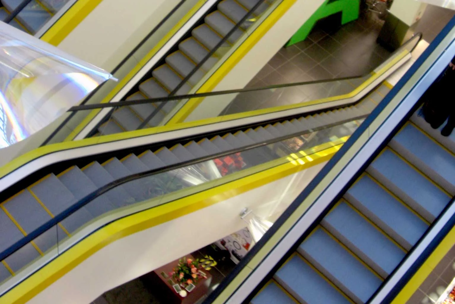 ET-LL-Escalator-Image.jpg