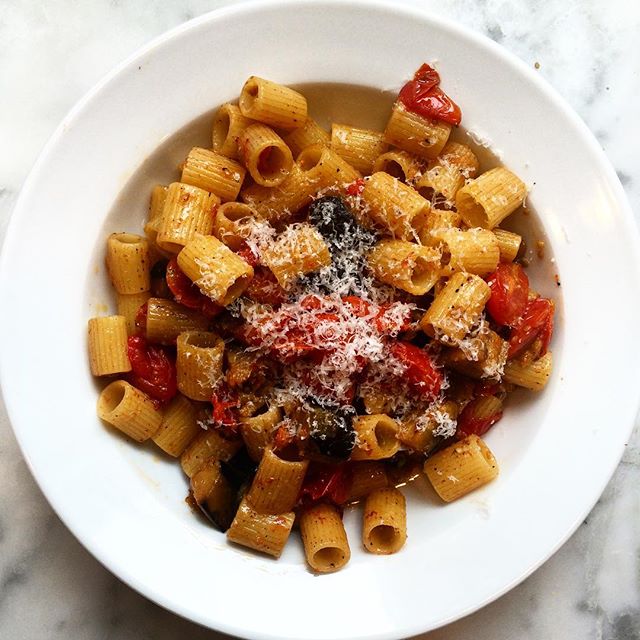 Happy Friday! Mezzi Rigatoni with Roasted Eggplant &amp; Cherry Tomatoes! #fedelifoods #itswhatitalianshouldbe #lunch #napoli