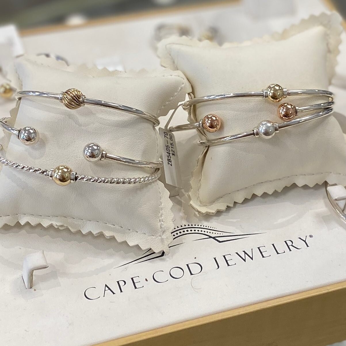 A reminder just in time for the warm weather, we do carry official Cape Cod Jewelry! ☀️🐚