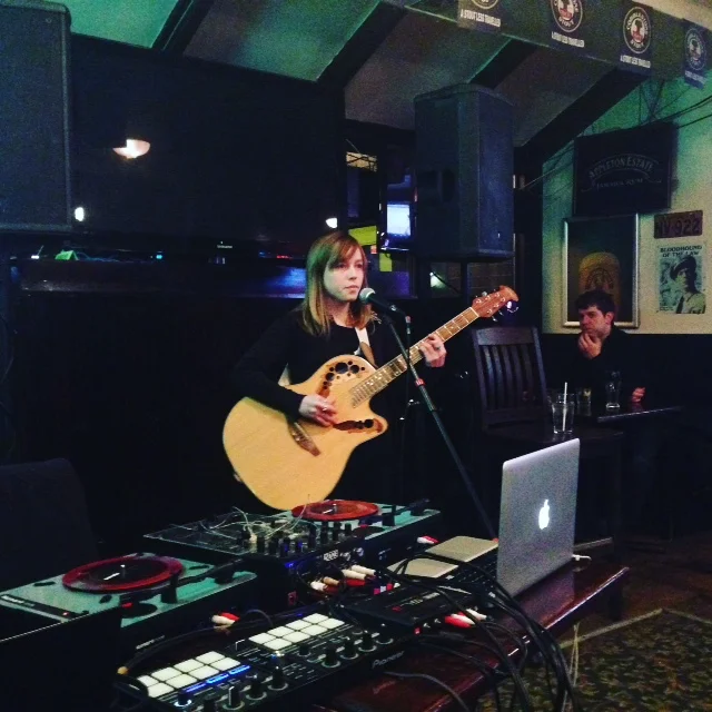 Yessica Woahneil performing at Winks for Print London's TOMPE 2017 Fundraiser. 