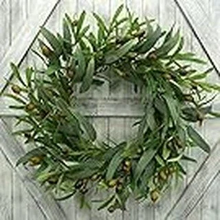 I've curated a list of Studio Sprig Easter great finds. Enjoy! Link in comments