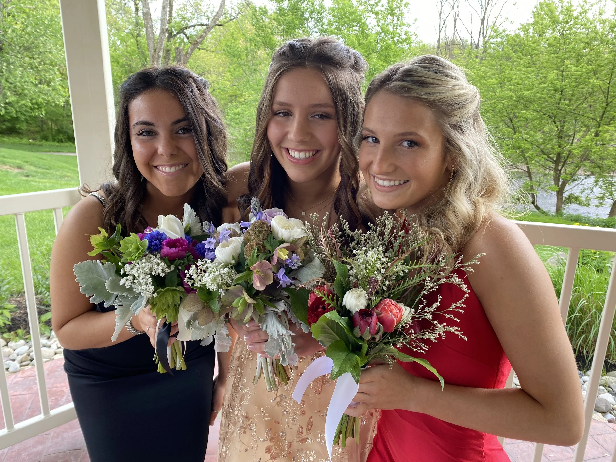 The Pre-Prom Tradition Every Mom Should Try: Host a Backyard Bouquet Party