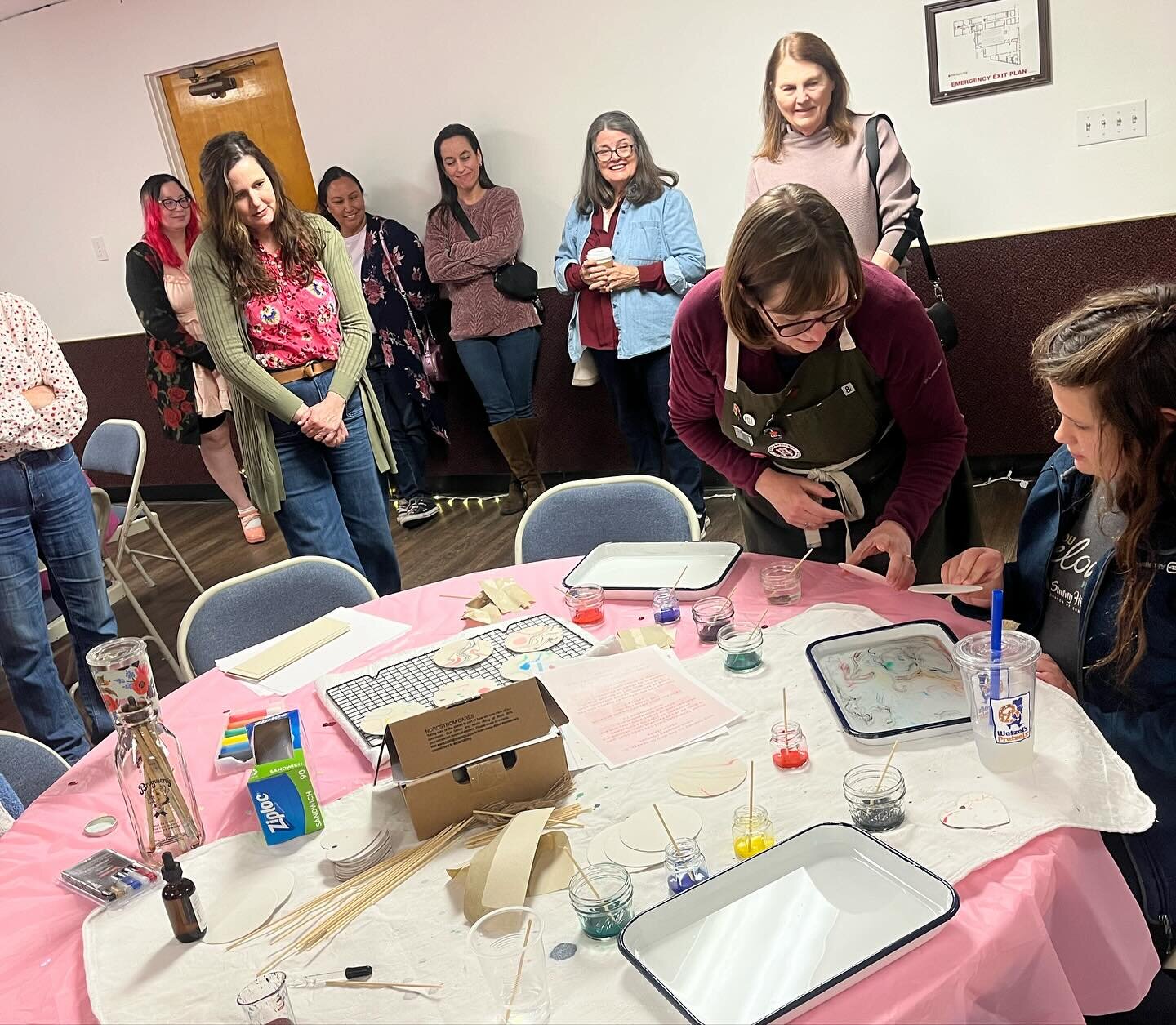 𝐡𝐚𝐩𝐩𝐲 𝐠𝐚𝐥𝐞𝐧𝐭𝐢𝐧𝐞&rsquo;𝐬!

What a lovely night of girlhood and goodness us gals had last Sunday night! Thank you to all who joined us in crafting and partaking in girl dinner. It is such a blessing for us to be able to come together lik