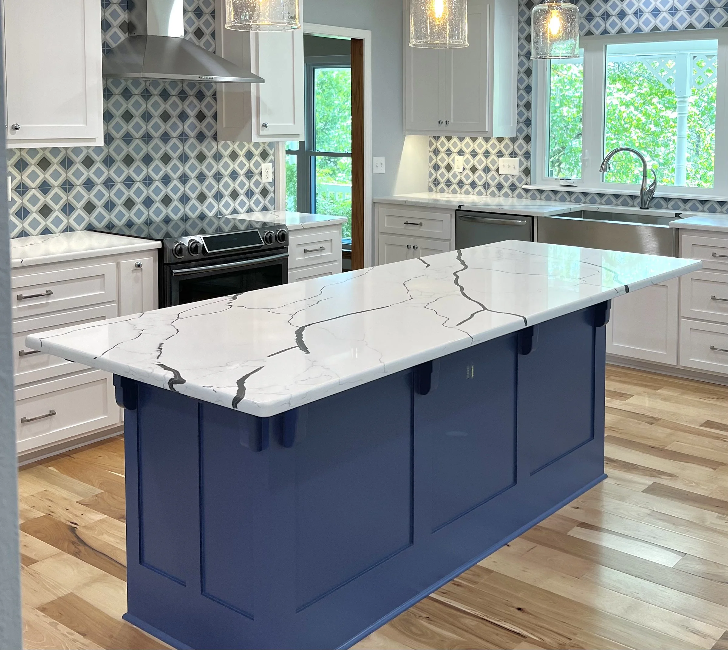Colorful Transitional Kitchen Remodel by Hendricks Remodeling Inc. project photo