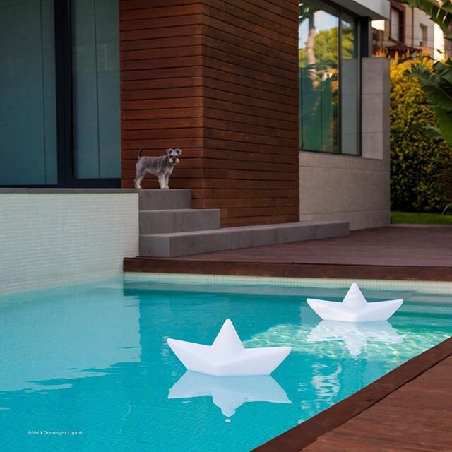 Pools have just reopened in Barcelona and we're all set with our Boat Lamps, making their debut summer season! (Simba loves chasing them around the pool...)⁠⠀
.⁠⠀
&bull; Multi-colour LED with color changing function⁠⠀
&bull; Fully rechargeable⁠⠀
&bul