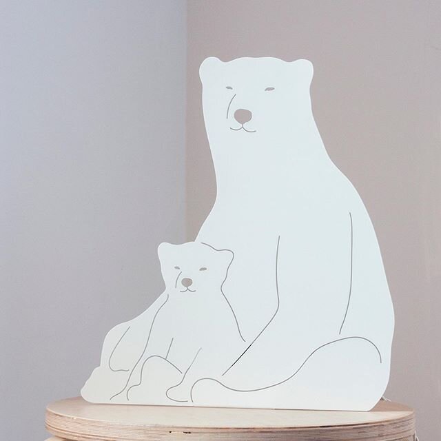 Evening in the nursery as Mother bear embraces her cub, bringing comfort and peace to our bedtime routines. ⠀
.⠀
- Designed to free-stand or suspend from a wall. ⁠⠀
- Powder coated fully recyclable iron with matte finish⁠⠀
- Bespoke champagne-coloure