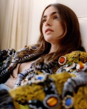 LeeorWild-LilyCollins011_AMYJODIAZ.jpg