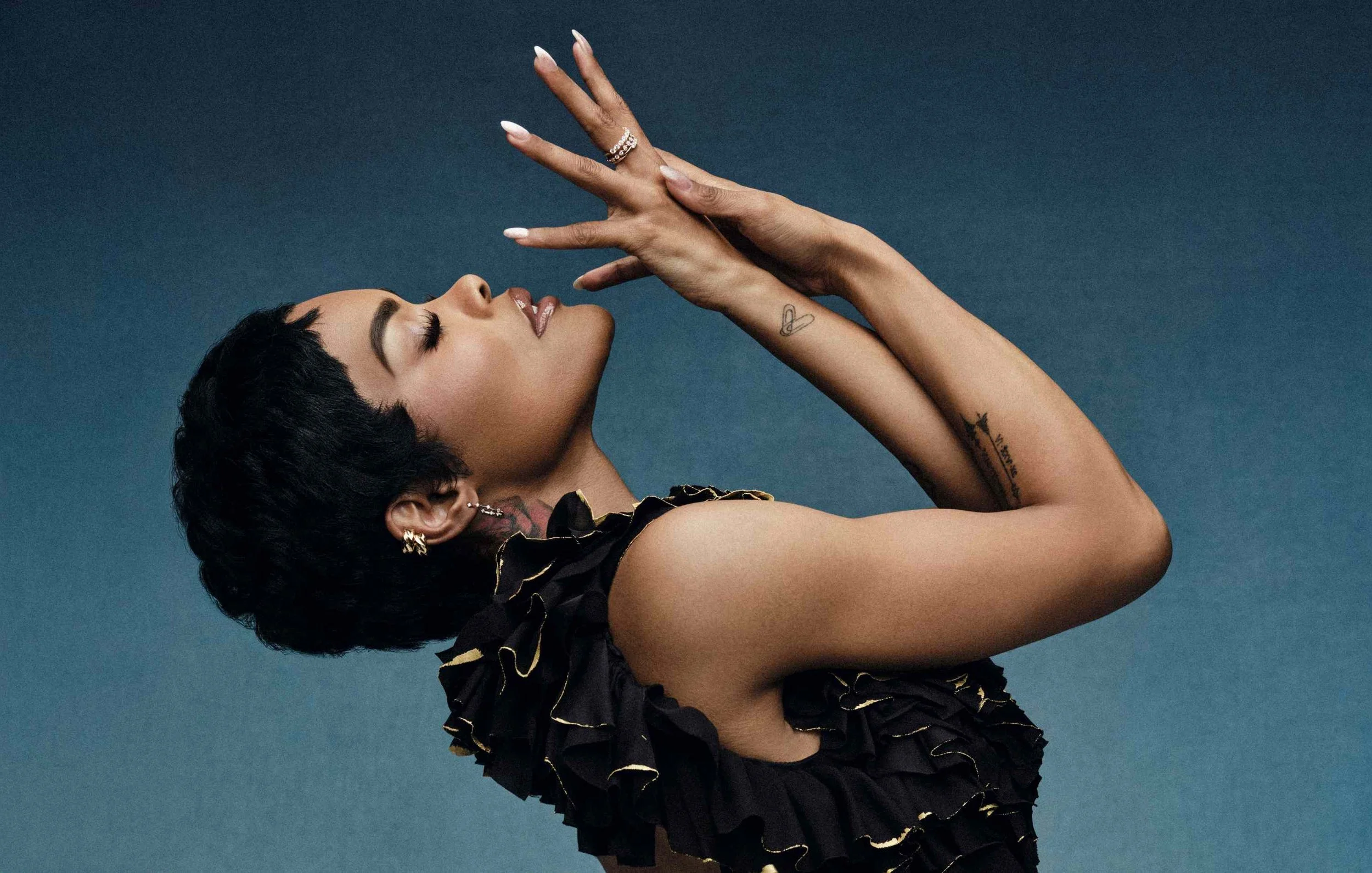 teyana-taylor-instyle-005-9d06215624c54608bae0d29fa68b20d5_AMYJODIAZ_SET_DESIGN.jpg