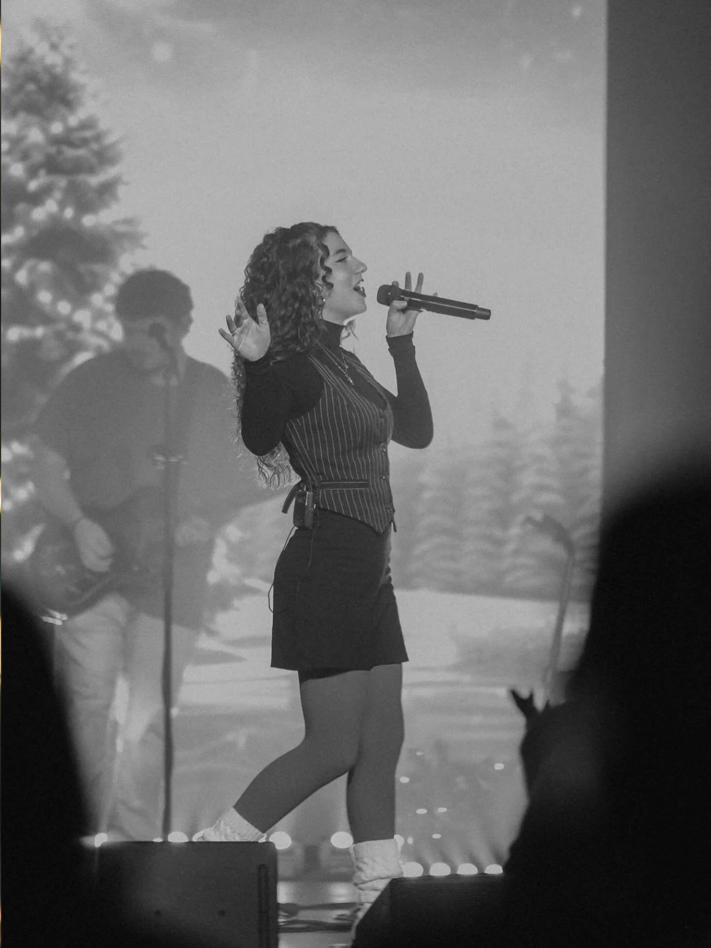 She has been performing ever since she could walk. I love her and she did an amazing job yesterday at the College Christmas spectacular. Love you @hollyseeleyy 🖤