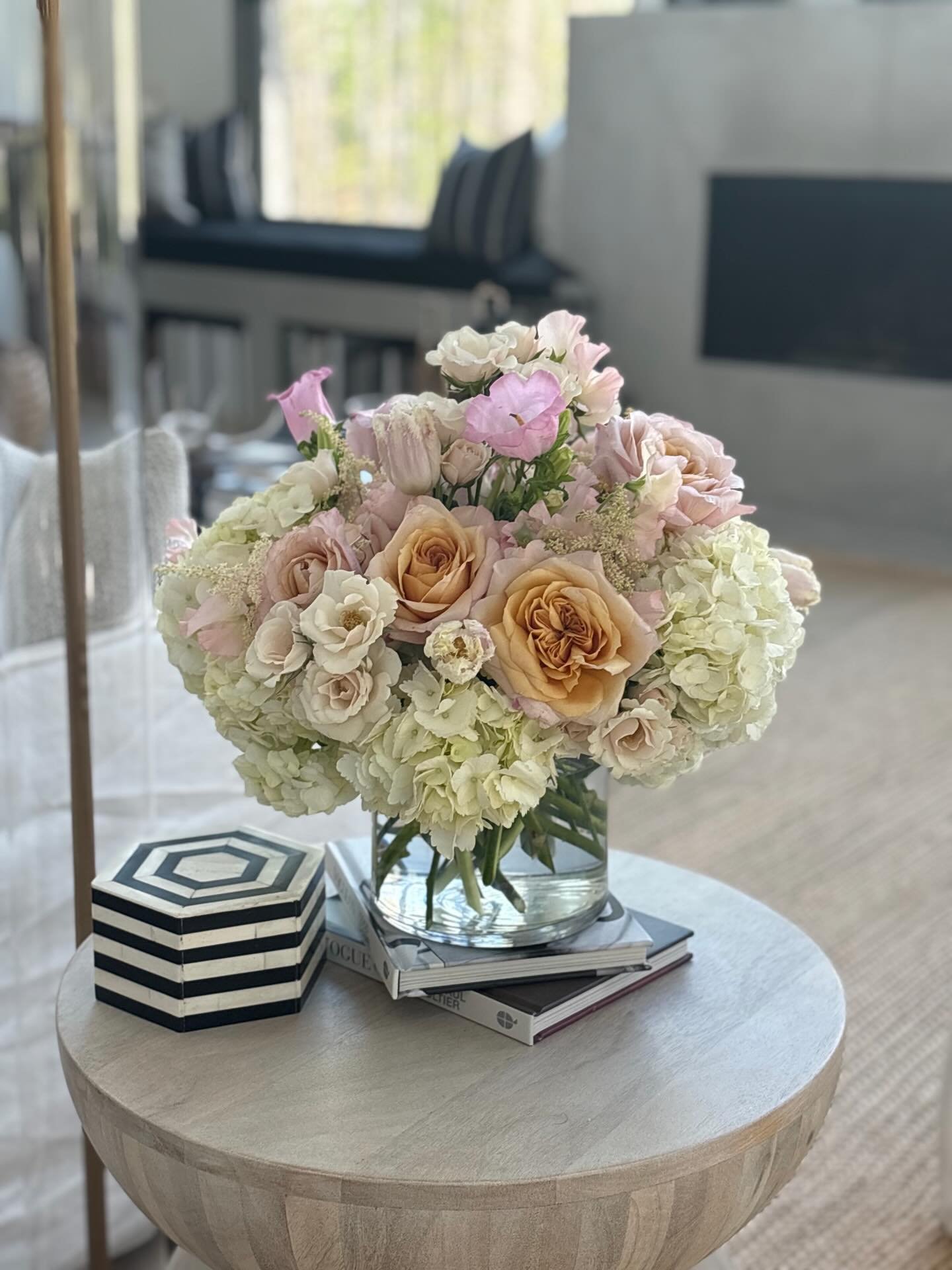 Happy Tuesday! May you spring into step with purpose and intentionality. Today is a beautiful day regardless of what is happening in your life right now because it is the day the Lord has made. Be glad and simply rejoice in it! 🖤