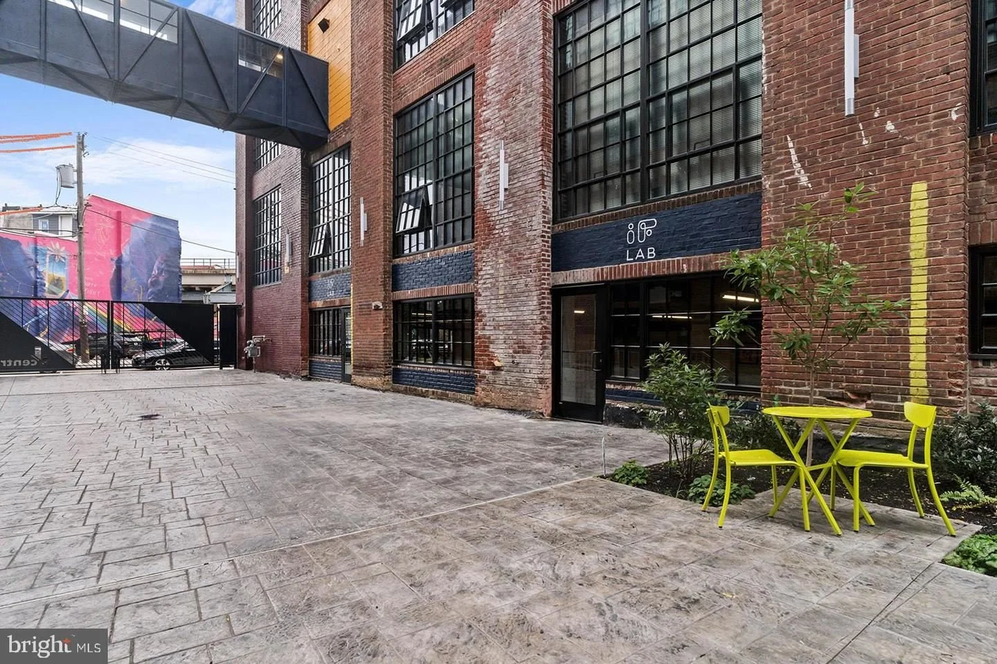 J Centrel Court Yard .jpg