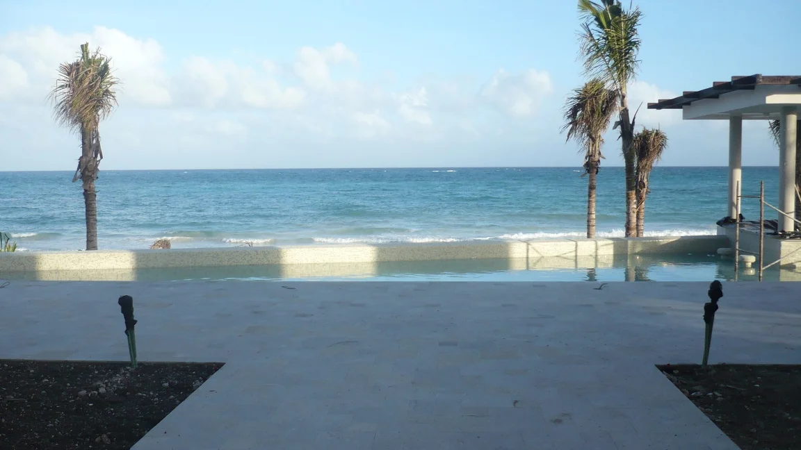 Seaside pool at Banyan Tree Mayakoba