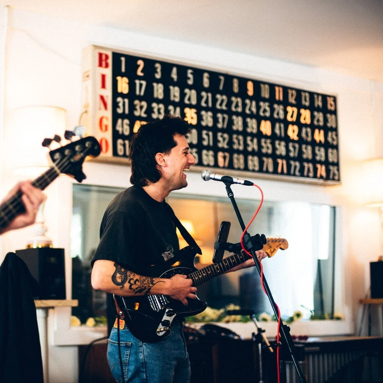 Blonde Bones' new single, Slow Chameleon, is a catchy exploration of our different facets.