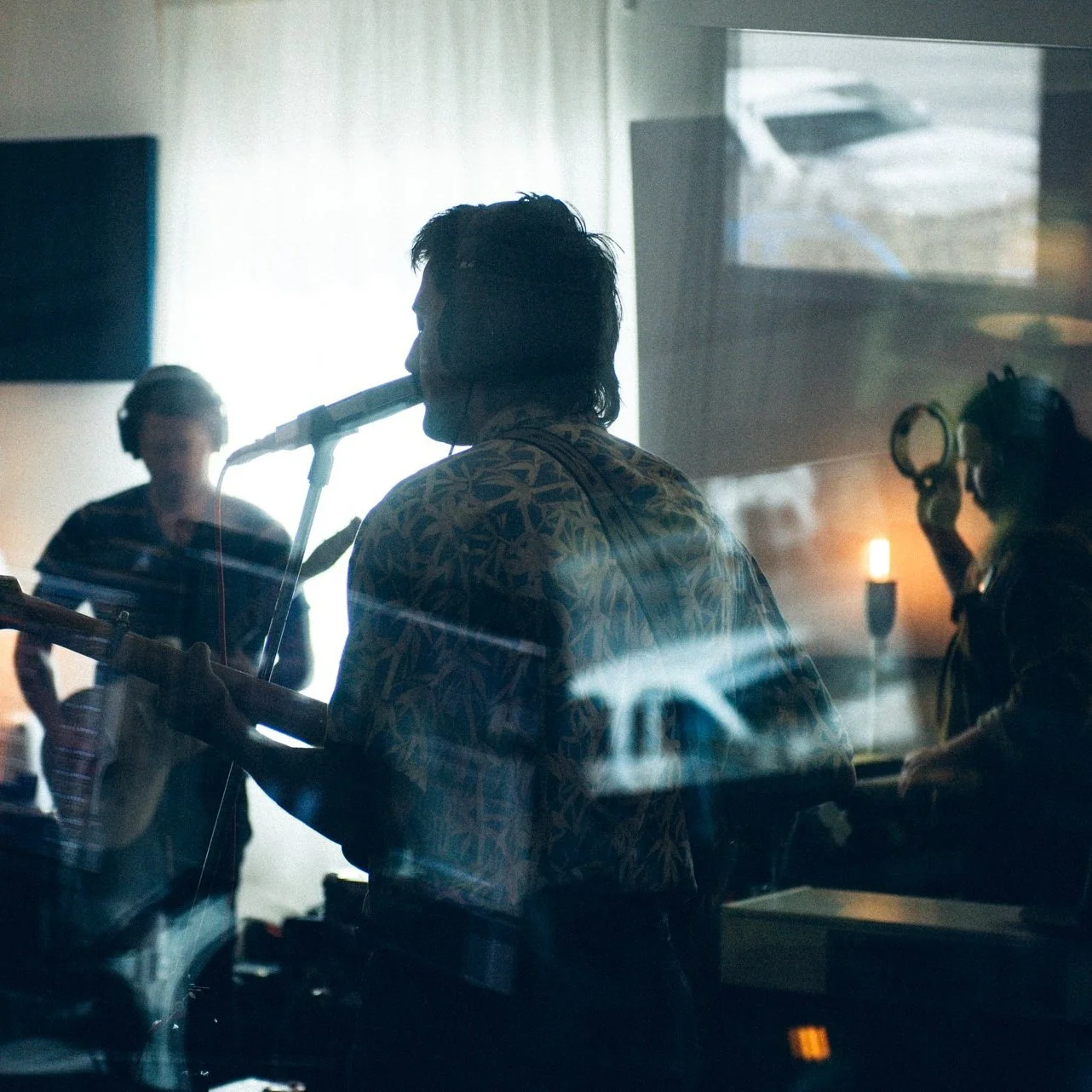 Blonde Bones releases new EP Hotel Swimming Pool