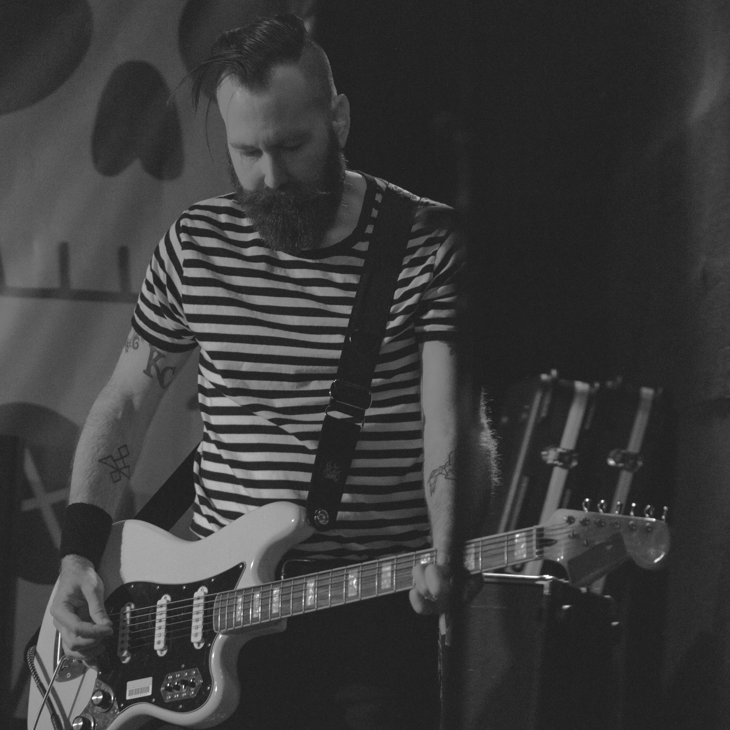 Monta release new single Looking Back