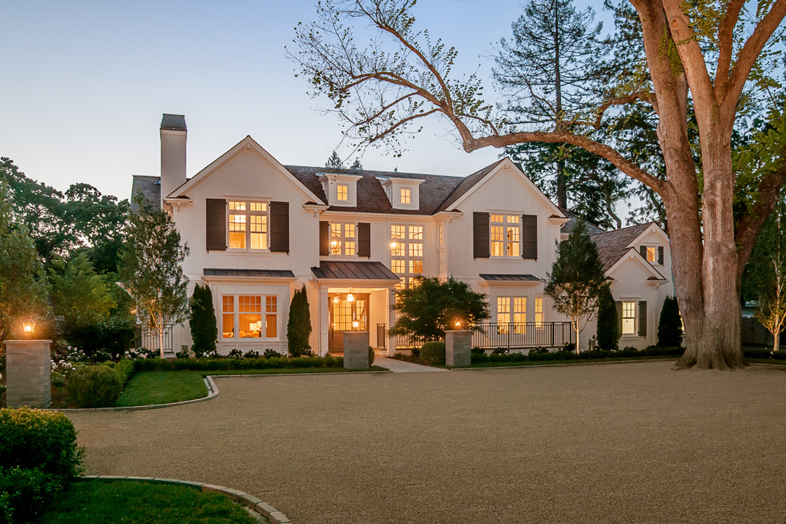This classic home is situated on two flat acres in the heart of Atherton. The garden layout places a large gravel motor court in front of the house and large lawn behind. An axis runs from the interior of the great room, along the center lines