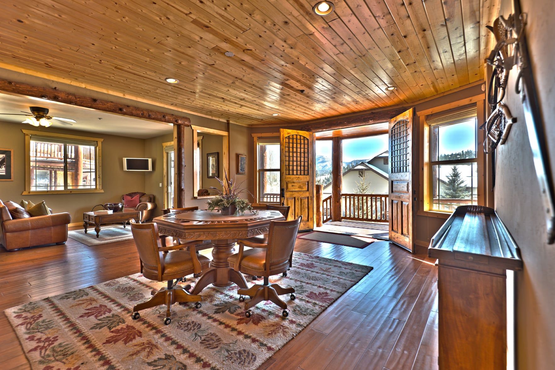DOWNSTAIRS GAMEROOM AND ENTRY RS.jpg