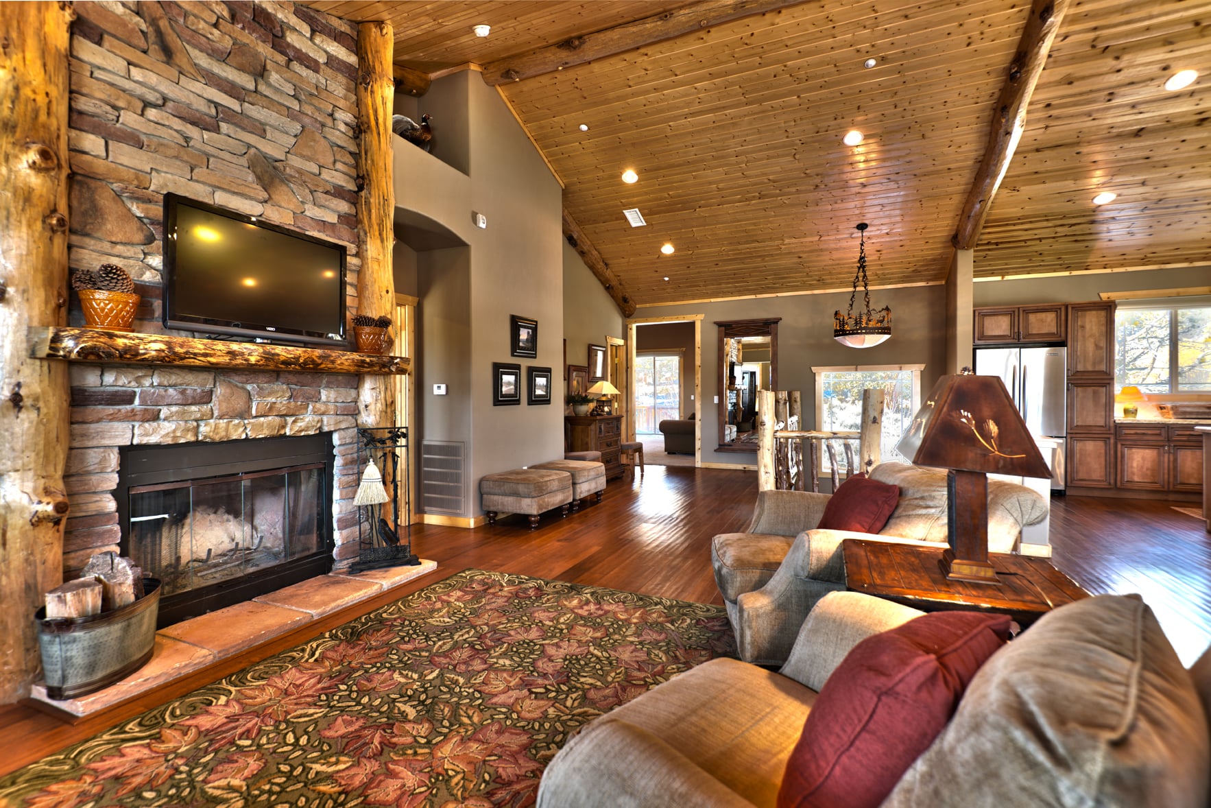 LIVING ROOM WITH FIREPLACE RS.jpg
