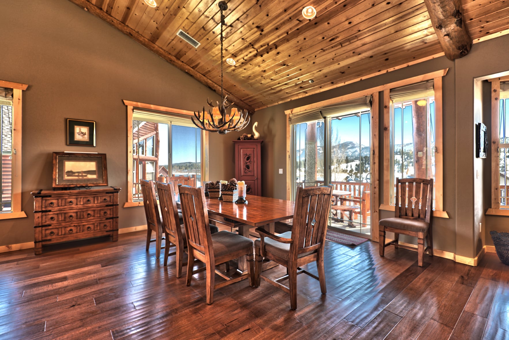 DINING ROOM OUT TO VIEW RS.jpg