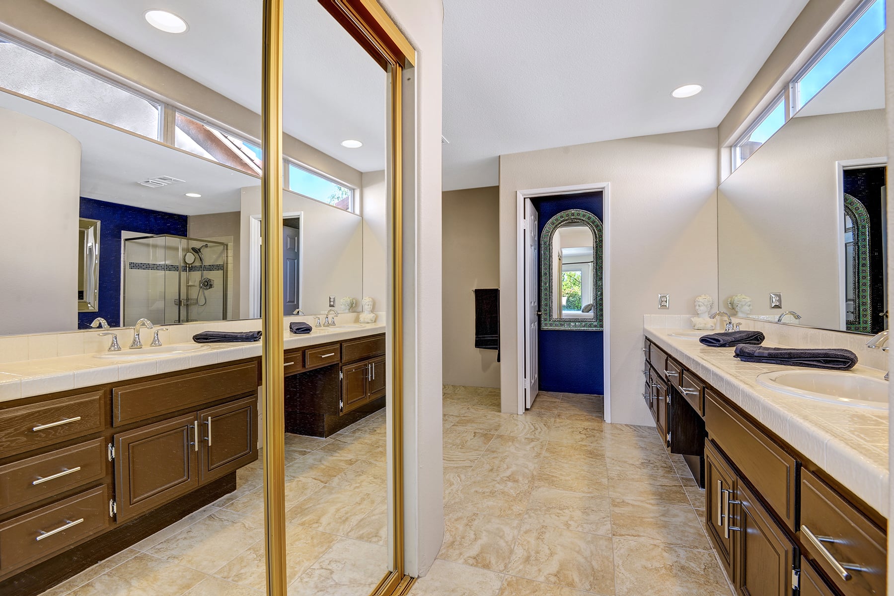STRAIGHT THROUGH MASTER BATHROOM MLS.jpg