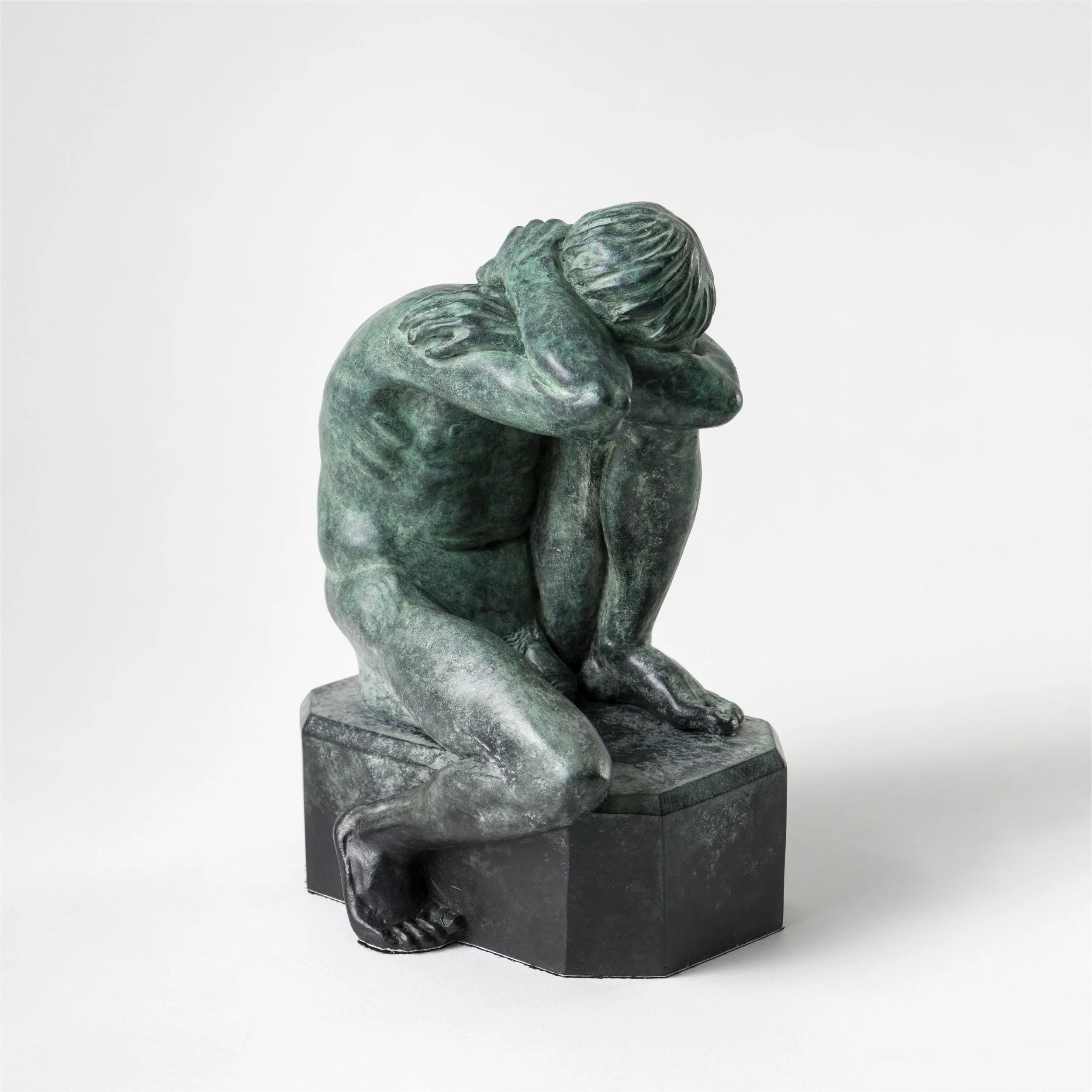hm_2099e_sq_ian_rank_broadley_seated_figure_2025_bronze.jpg