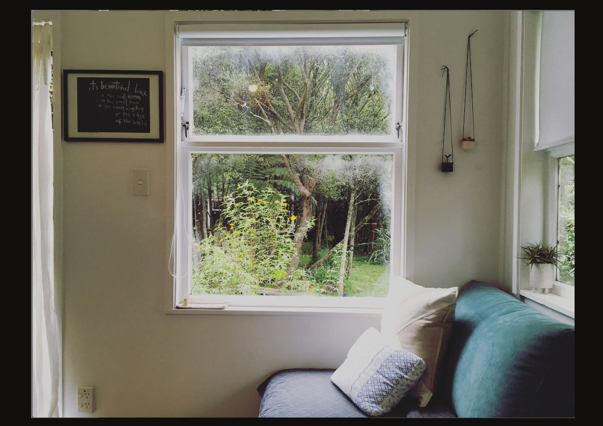 its_beautiful_here_at_the_edge_leonie_wise_room_web.jpg