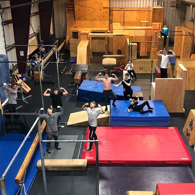 Let there be LIGHT!
A huge thanks to @ryan_billups for the illuminating upgrade! Wow what a difference! Come train under our new bright lights!
#parkour #rvpkgresham #dangerroom #freerunning #parkourkids #flexbomb #brightlightswoodencity