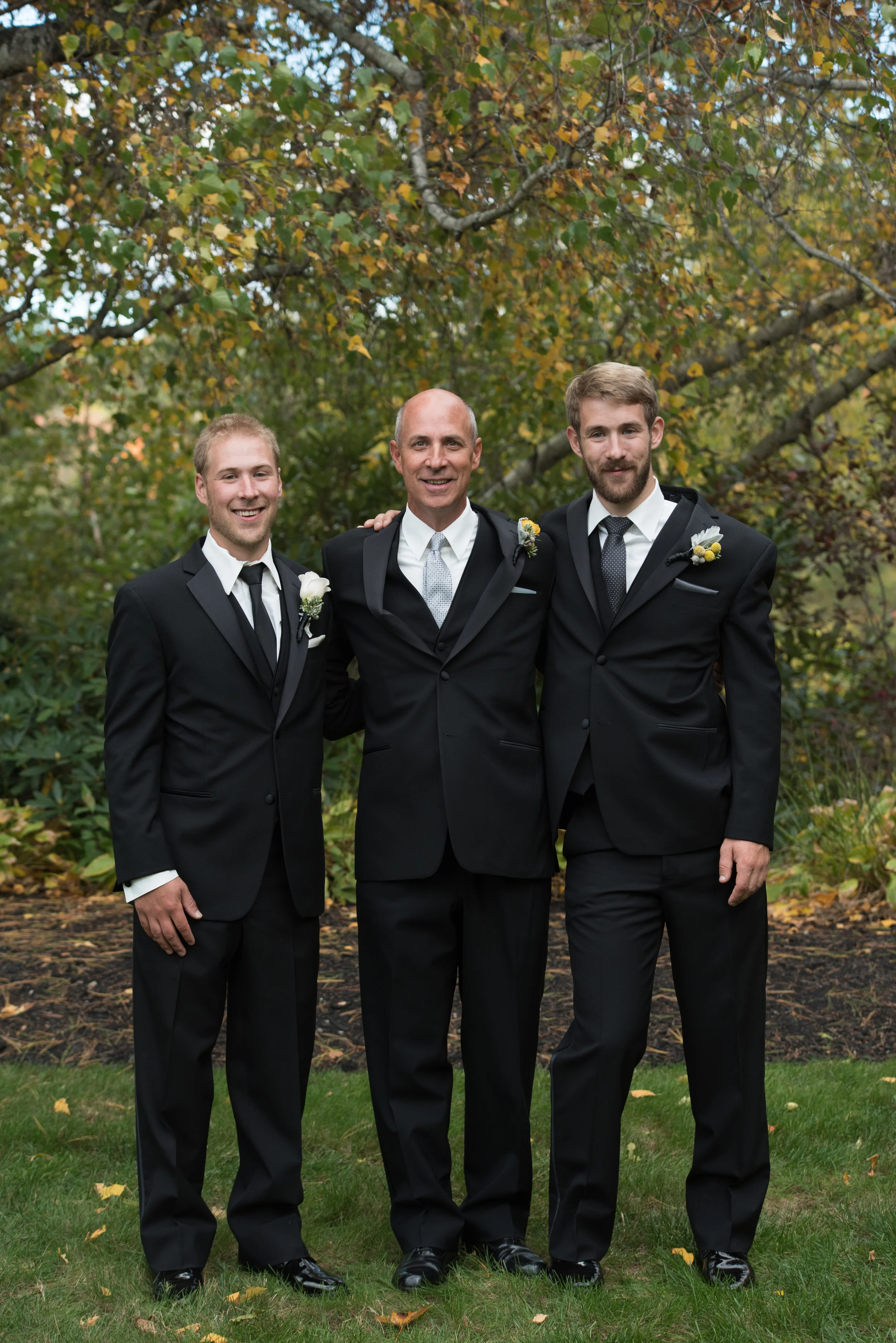 Publick House wedding venue photos in Sturbridge, MA by Kara Emily Krantz Photography featured in Bride & Groom Magazine