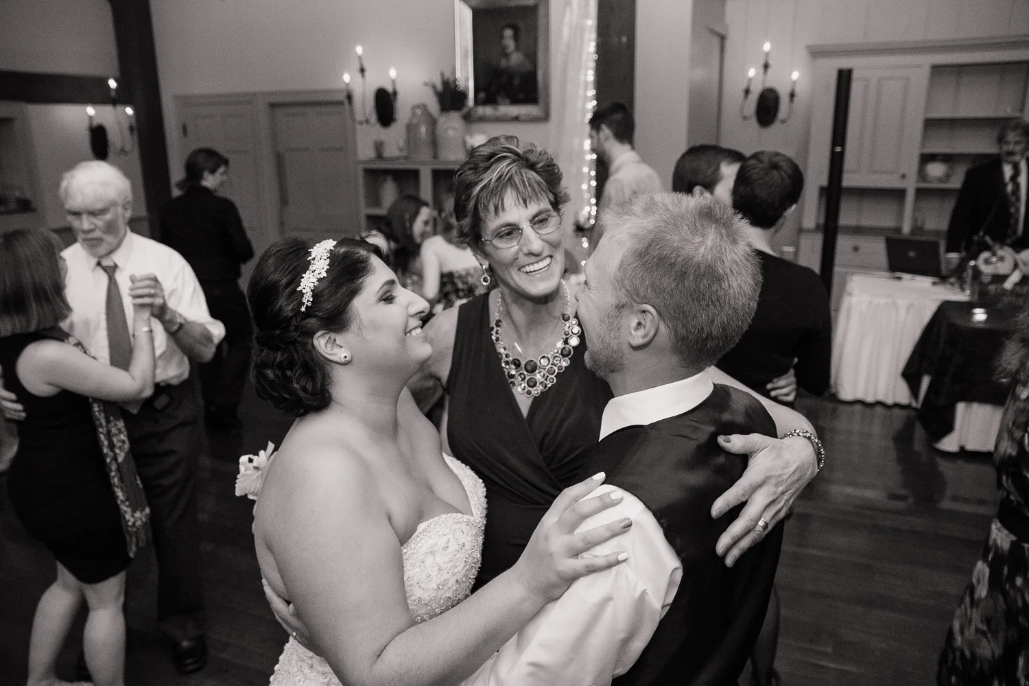 Publick House wedding venue photos in Sturbridge, MA by Kara Emily Krantz Photography featured in Bride & Groom Magazine