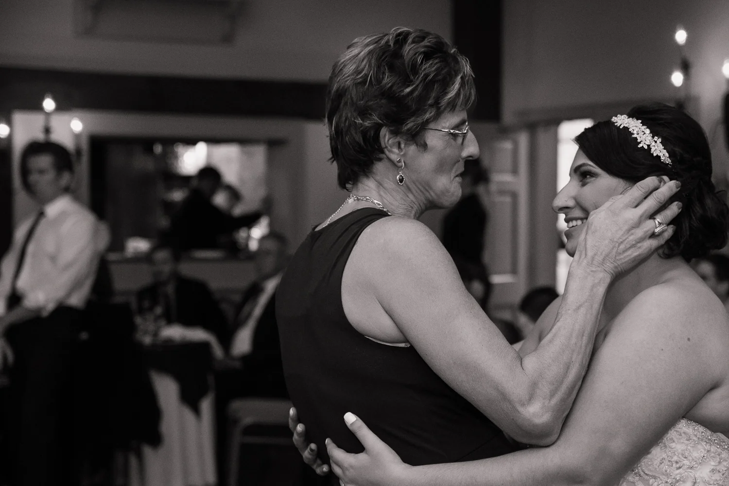 Publick House wedding venue photos in Sturbridge, MA by Kara Emily Krantz Photography featured in Bride & Groom Magazine