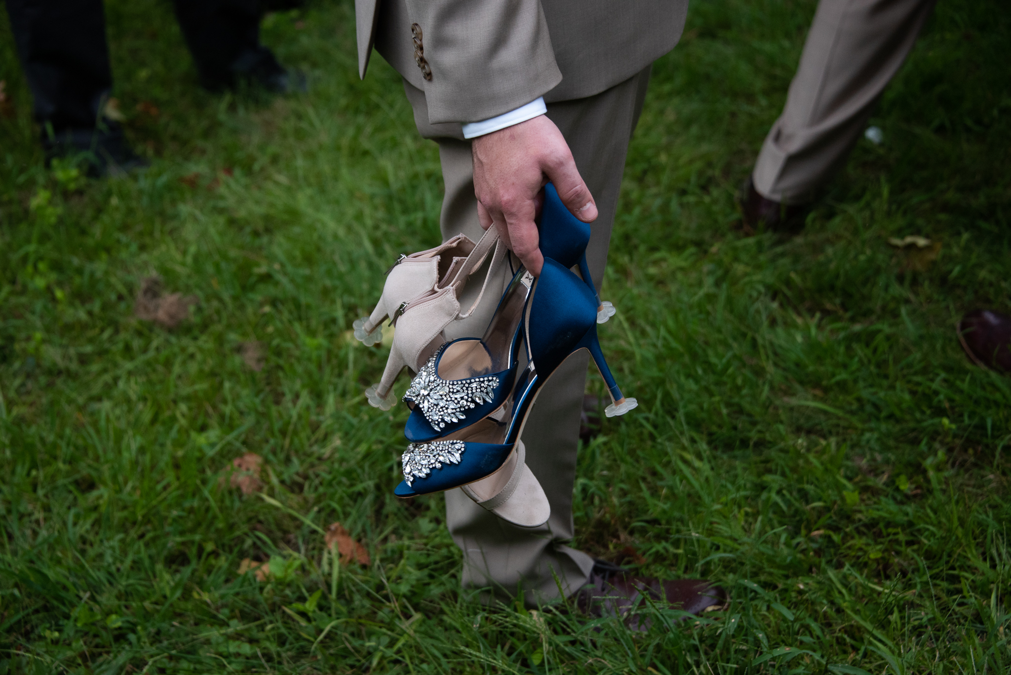 Old Sturbridge Village outdoor wedding photos in Sturbridge, MA photographer Kara Emily Krantz Photography.