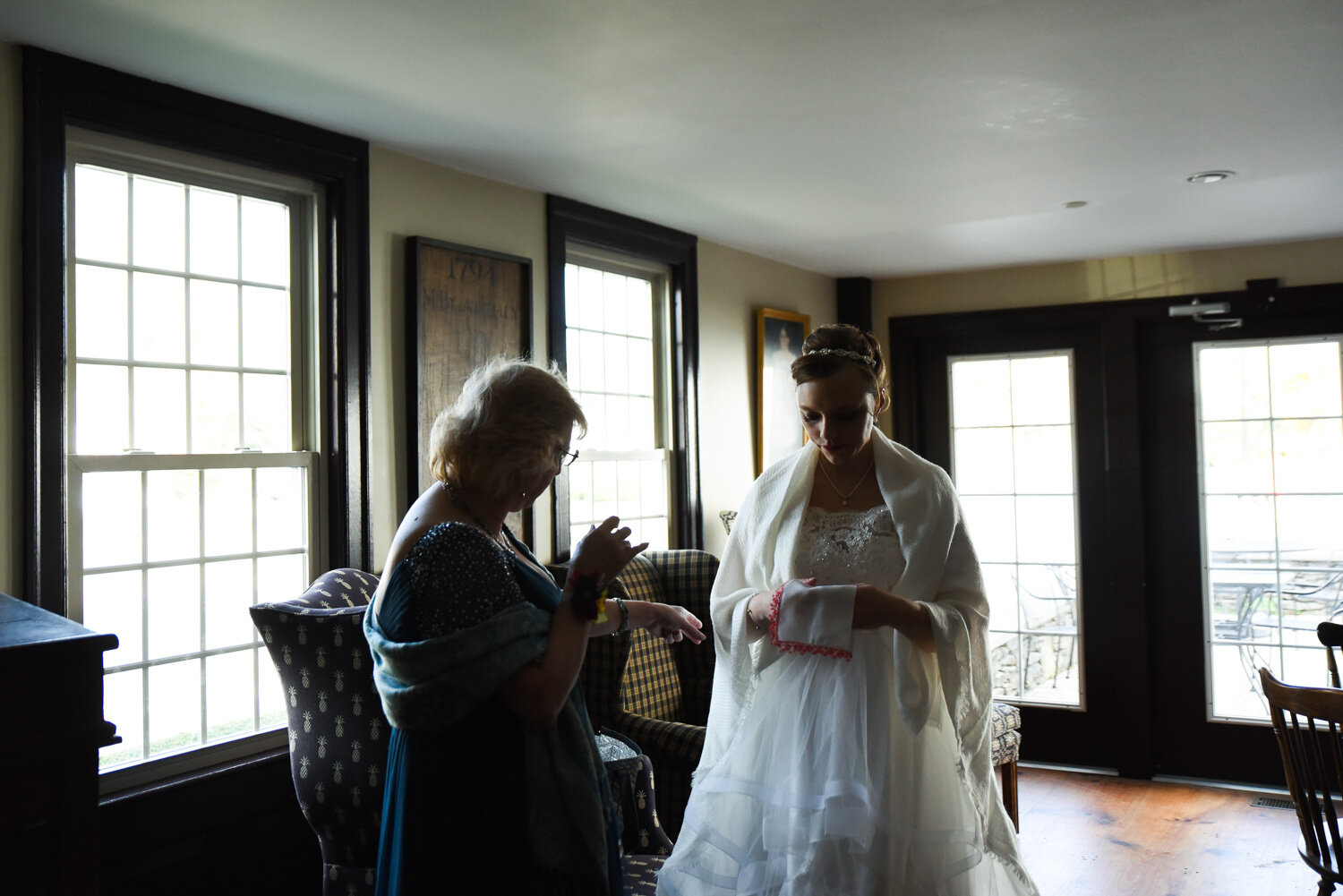 Serena and Zach Kilmsith wedding at Ye Olde Tavern in West Brookfield, MA photographed by Kara Emily Krantz Photography