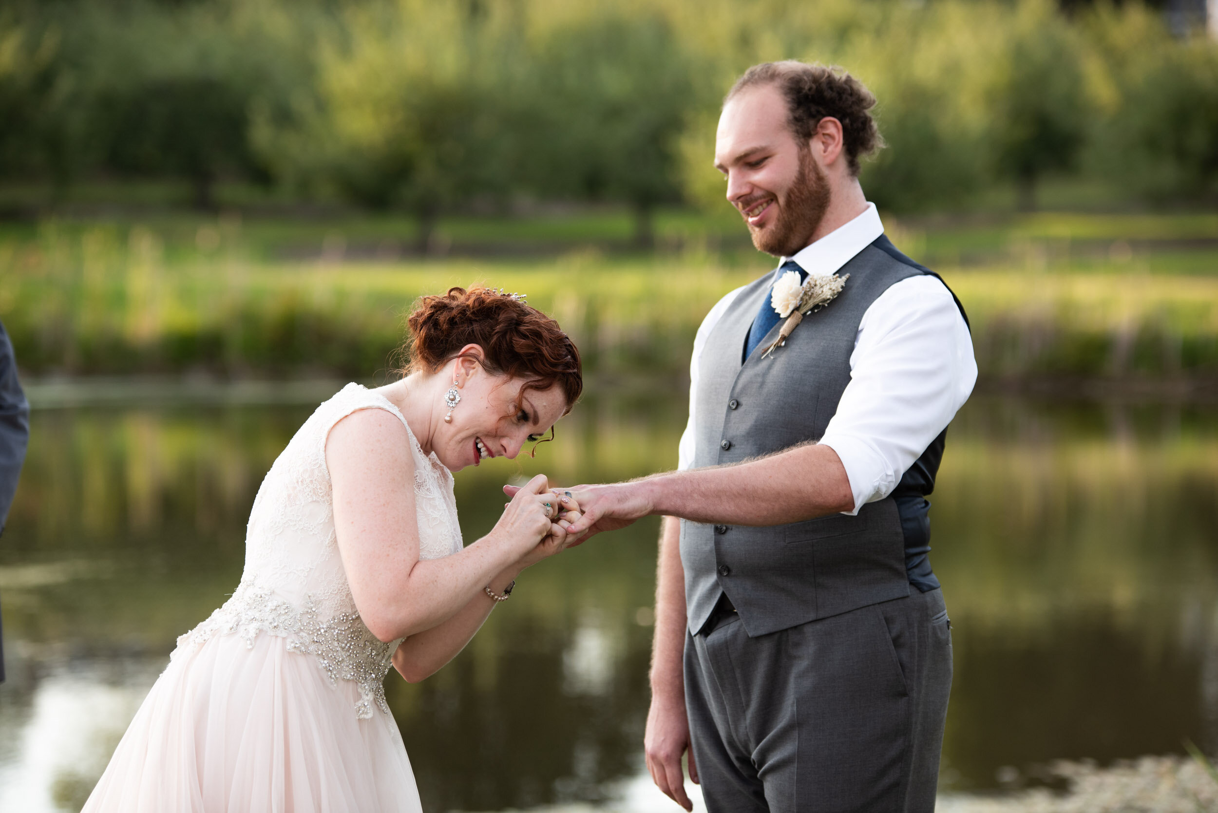 Heidi and Paul's wedding at Meadowbrook Orchards in Sterling, MA photographed by Kara Emily Krantz Photography