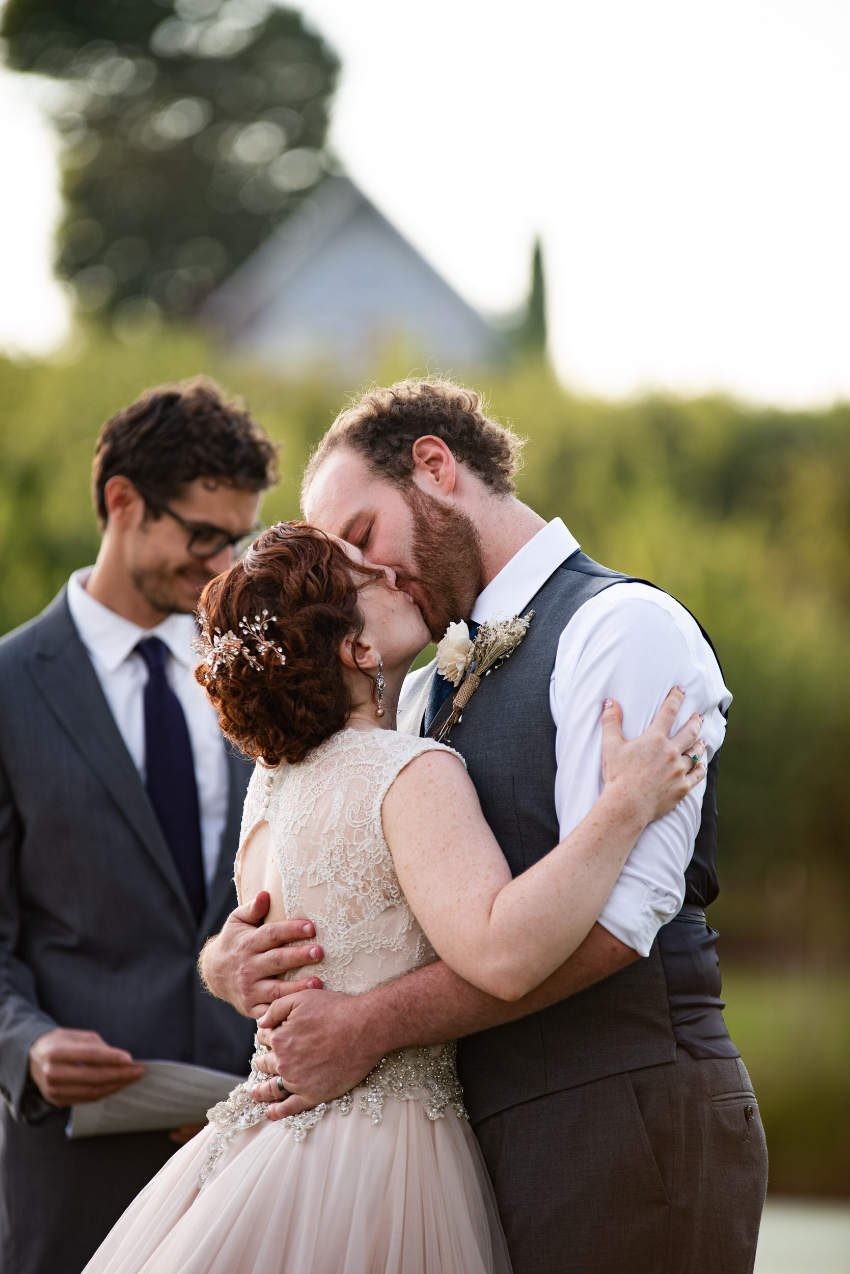 Heidi and Paul's wedding at Meadowbrook Orchards in Sterling, MA photographed by Kara Emily Krantz Photography