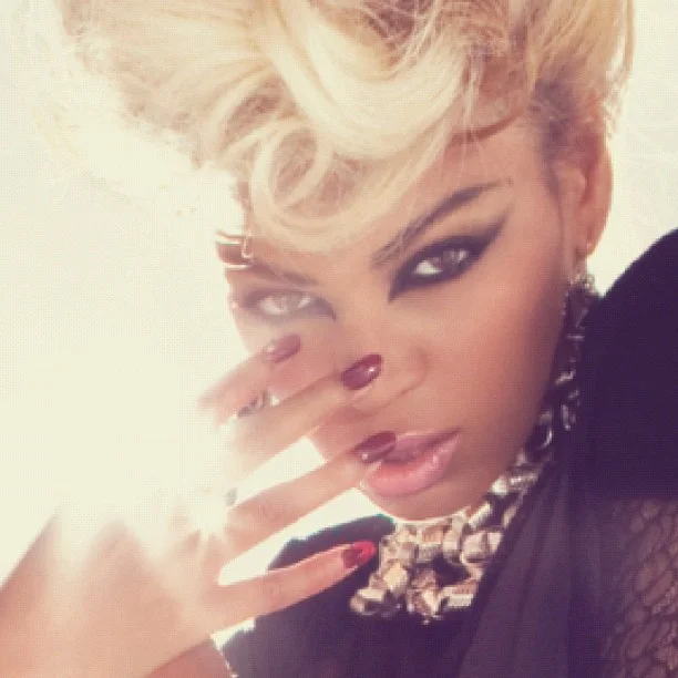 Bella Sassy
Keep up with the daily fab, join Sassy Nation
http://sassynation.tumblr.com
http://www.facebook.com/TheSassyNation
http://twitter.com/#!/SassyNation